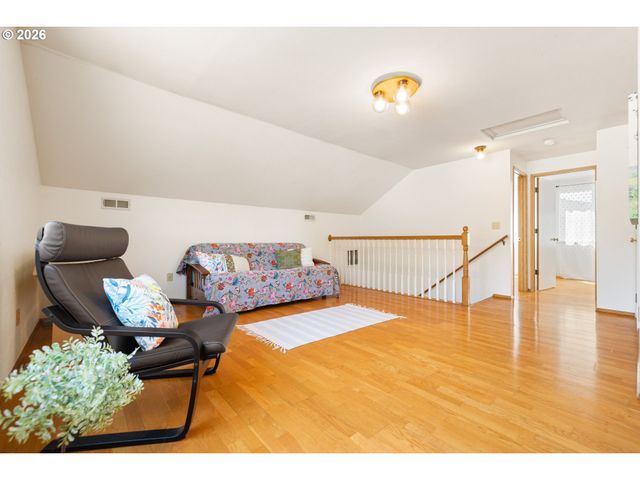 13145 Sw SHORE Dr, Tigard, OR 97223
