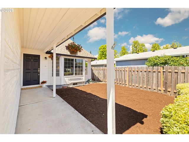 13145 Sw SHORE Dr, Tigard, OR 97223