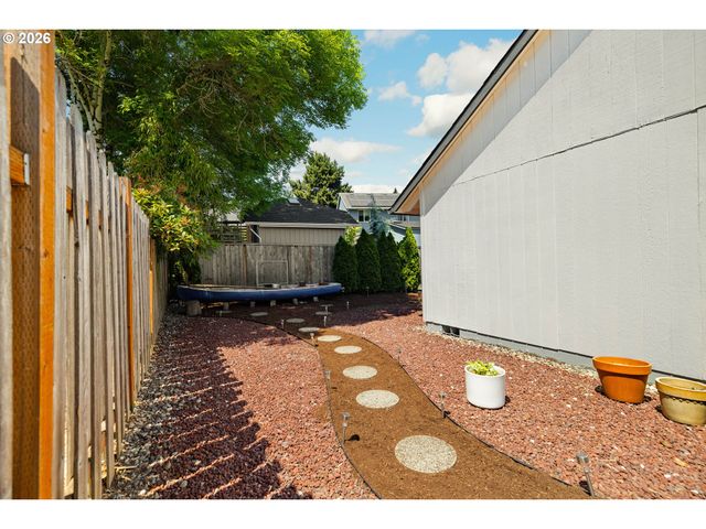 13145 Sw SHORE Dr, Tigard, OR 97223