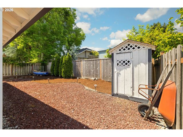 13145 Sw SHORE Dr, Tigard, OR 97223