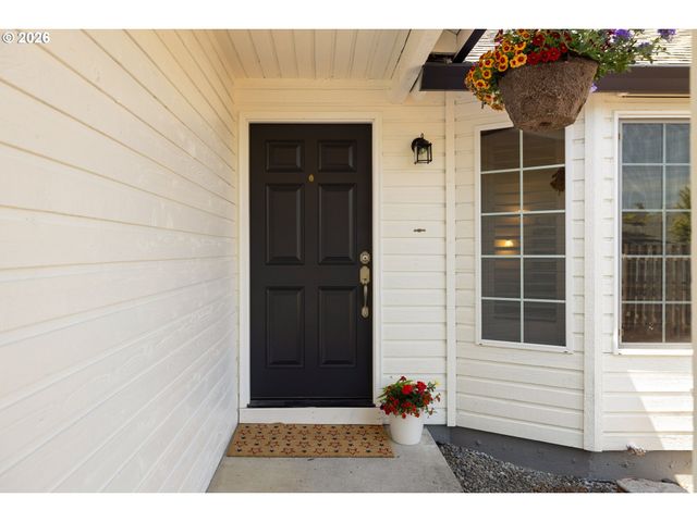13145 Sw SHORE Dr, Tigard, OR 97223