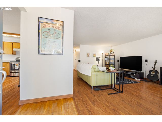 13145 Sw SHORE Dr, Tigard, OR 97223