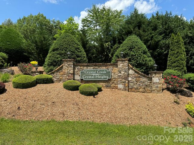 92 Crystal Heights Drive, Hendersonville, NC 28739