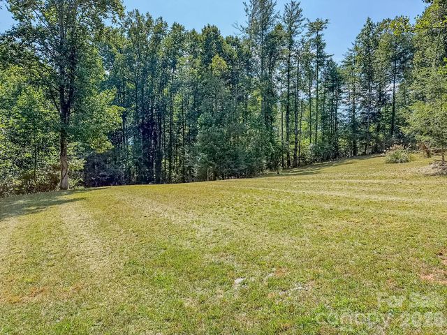 92 Crystal Heights Drive, Hendersonville, NC 28739