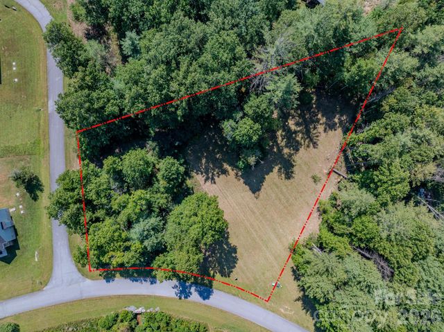 92 Crystal Heights Drive, Hendersonville, NC 28739