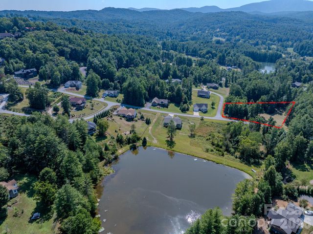 92 Crystal Heights Drive, Hendersonville, NC 28739
