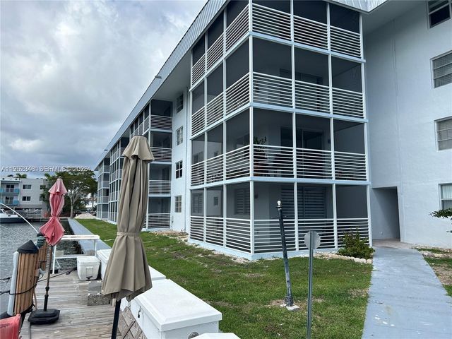 3550 NE 169th St 304, North Miami Beach, FL 33160