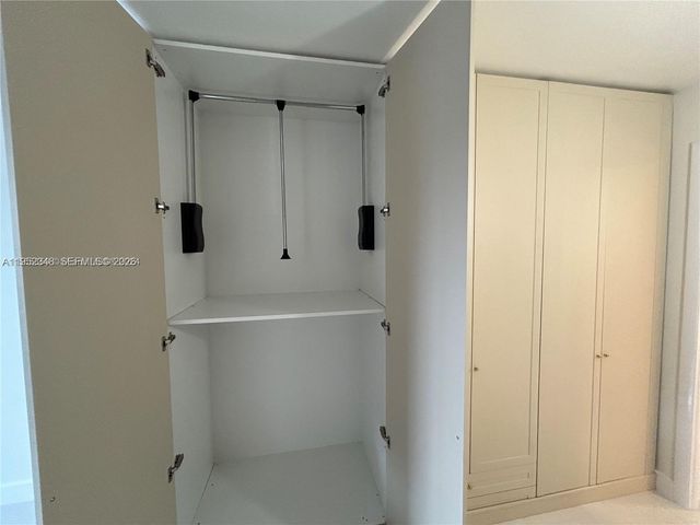 3550 NE 169th St 304, North Miami Beach, FL 33160