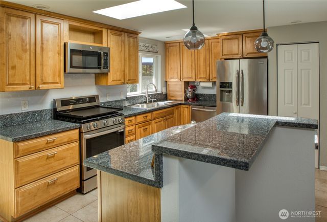 19619 SE 264th Court, Covington, WA 98042