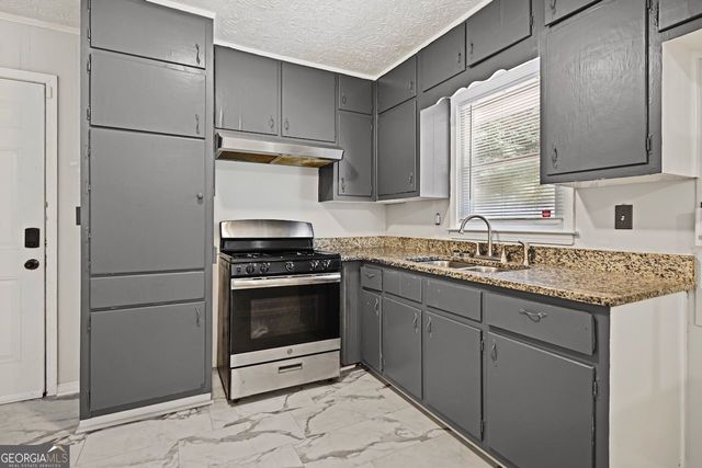 7039 Rockbridge Road, Stone Mountain, GA 30087