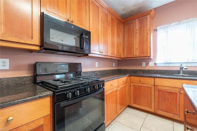 872 Lym DR, Virginia Beach, VA 23464
