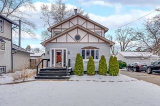 584 S 4th Avenue, Des Plaines, IL 60016