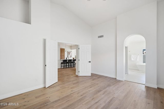 519 W COMSTOCK Drive, Gilbert, AZ 85233