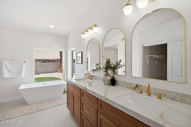 519 W COMSTOCK Drive, Gilbert, AZ 85233