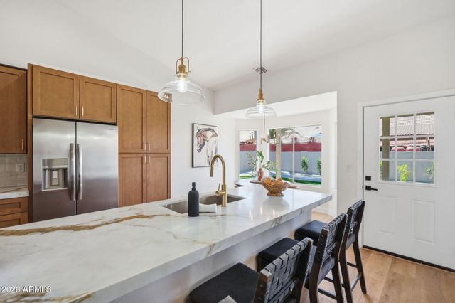 519 W COMSTOCK Drive, Gilbert, AZ 85233