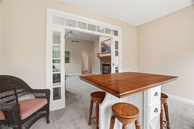 8220 Manor Gate Way, Mentor, OH 44060