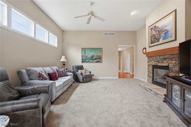 8220 Manor Gate Way, Mentor, OH 44060