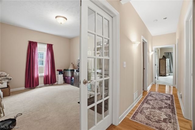 8220 Manor Gate Way, Mentor, OH 44060