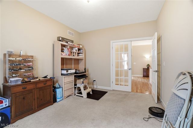 8220 Manor Gate Way, Mentor, OH 44060