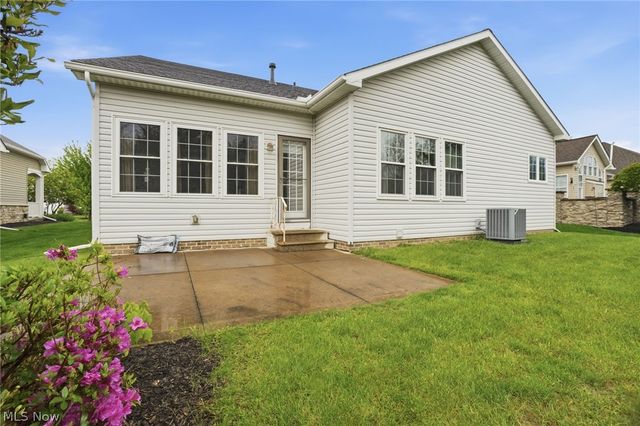 8220 Manor Gate Way, Mentor, OH 44060