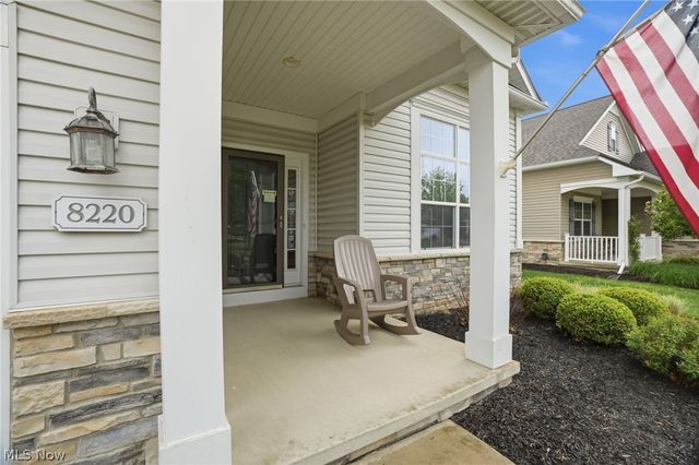 8220 Manor Gate Way, Mentor, OH 44060