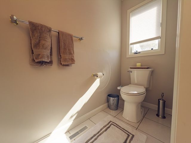 194 Linwood Ave 194, Newton, MA 02460