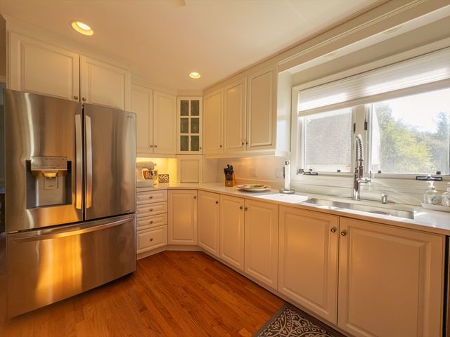 194 Linwood Ave 194, Newton, MA 02460