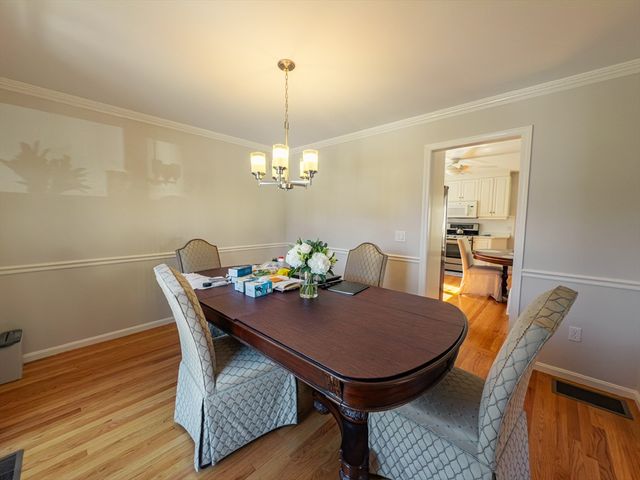 194 Linwood Ave 194, Newton, MA 02460