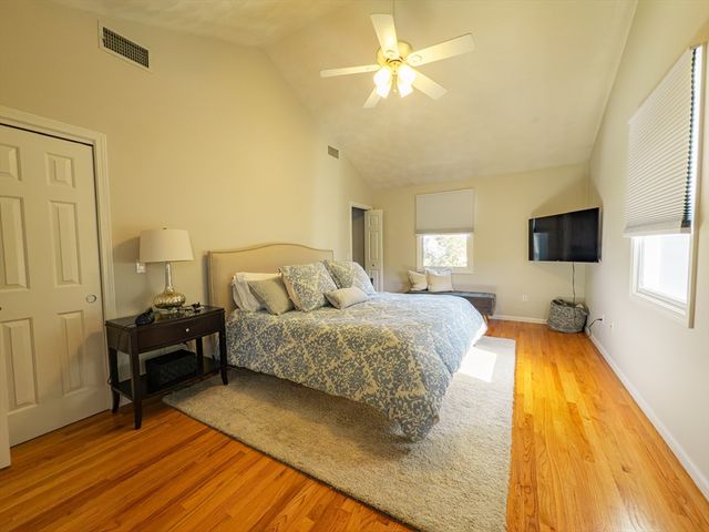 194 Linwood Ave 194, Newton, MA 02460