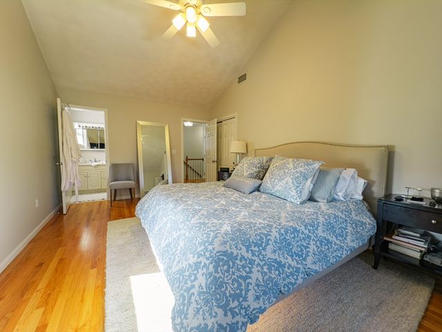 194 Linwood Ave 194, Newton, MA 02460