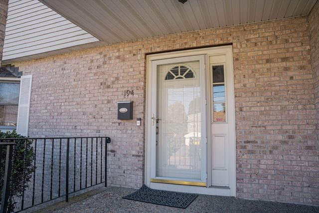 194 Linwood Ave 194, Newton, MA 02460