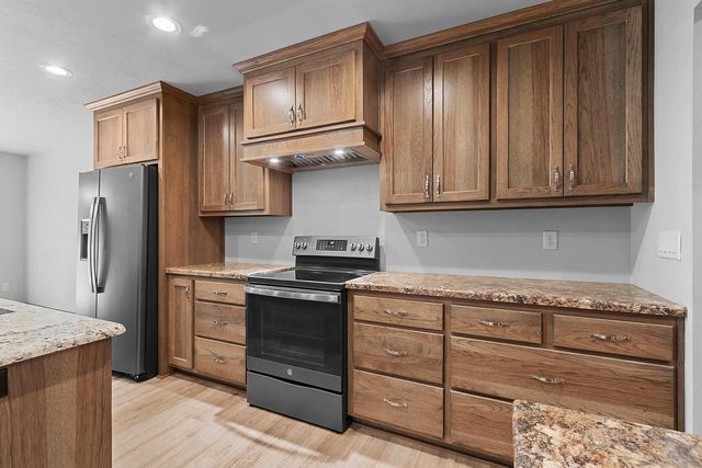 2731 CRESTWOOD SPRINGS COURT, Green Bay, WI 54304