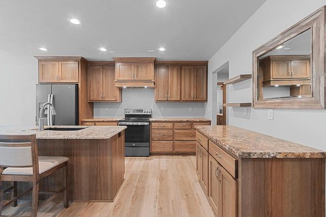 2731 CRESTWOOD SPRINGS COURT, Green Bay, WI 54304