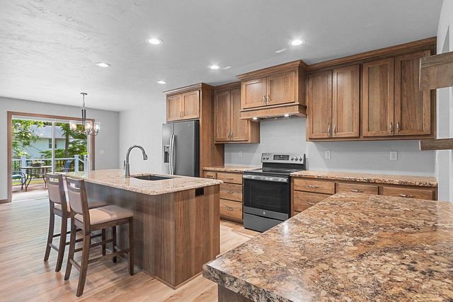 2731 CRESTWOOD SPRINGS COURT, Green Bay, WI 54304