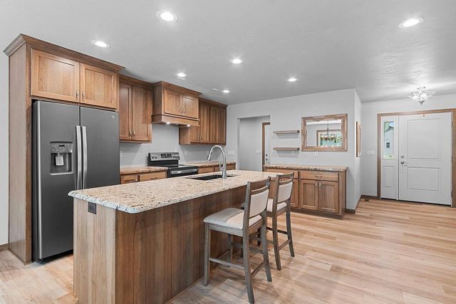 2731 CRESTWOOD SPRINGS COURT, Green Bay, WI 54304