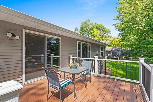 2731 CRESTWOOD SPRINGS COURT, Green Bay, WI 54304