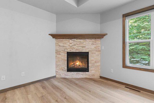 2731 CRESTWOOD SPRINGS COURT, Green Bay, WI 54304