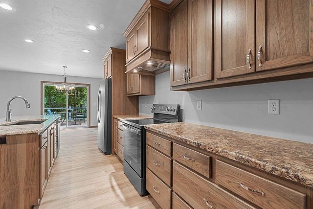 2731 CRESTWOOD SPRINGS COURT, Green Bay, WI 54304
