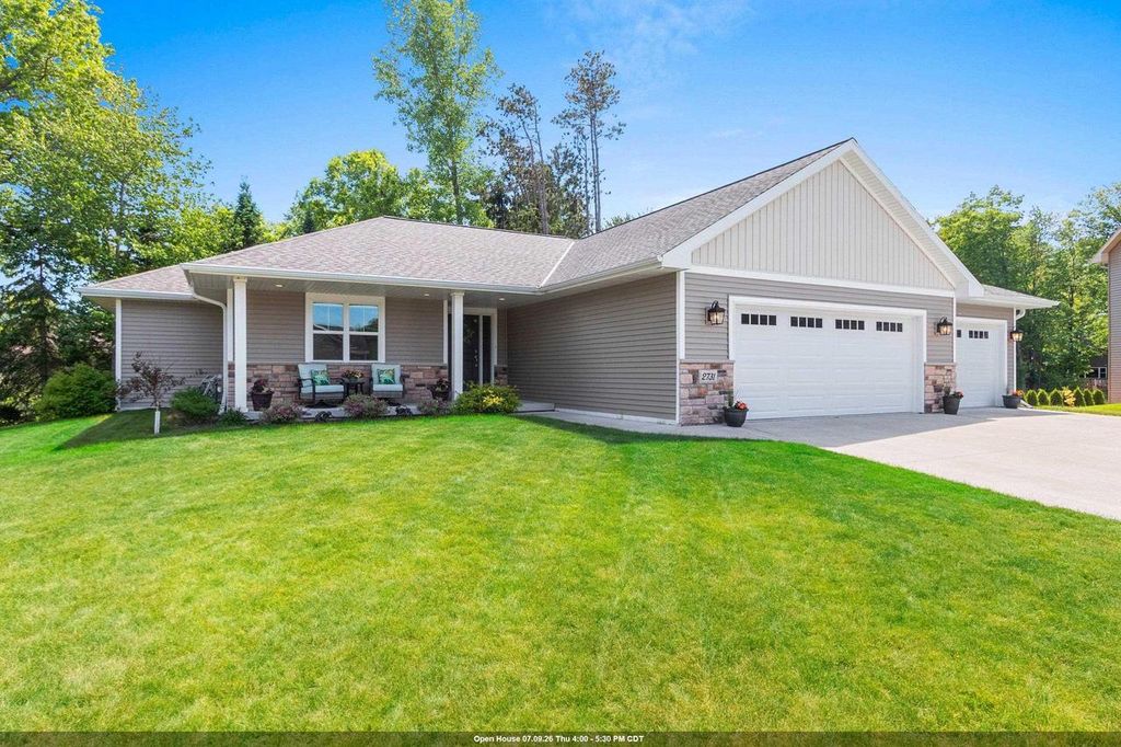 2731 CRESTWOOD SPRINGS COURT, Green Bay, WI 54304
