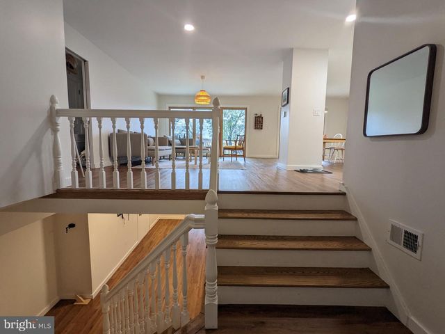 26 FOREST HILL DR, Cherry Hill, NJ 08003