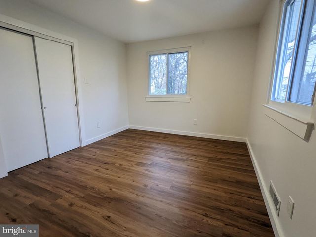 26 FOREST HILL DR, Cherry Hill, NJ 08003