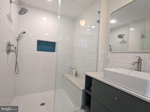 26 FOREST HILL DR, Cherry Hill, NJ 08003