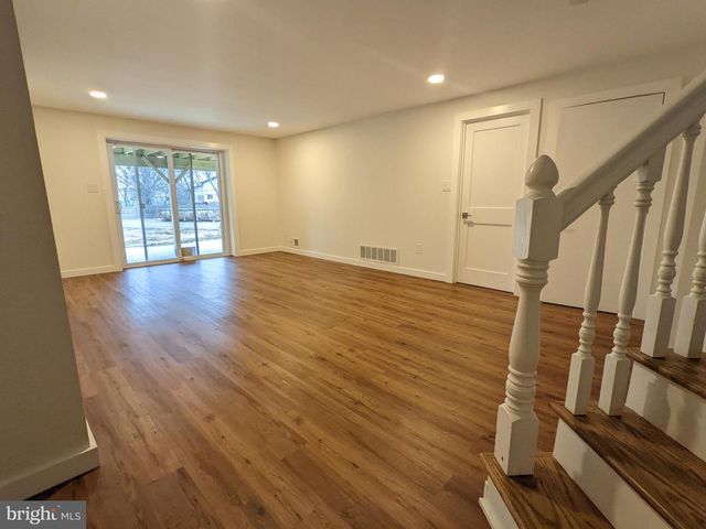 26 FOREST HILL DR, Cherry Hill, NJ 08003