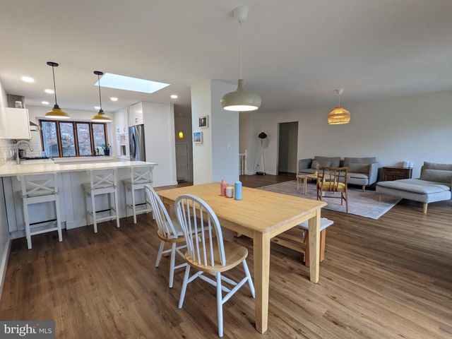 26 FOREST HILL DR, Cherry Hill, NJ 08003