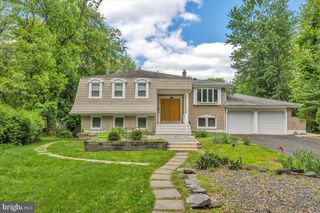 26 FOREST HILL DR, Cherry Hill, NJ 08003