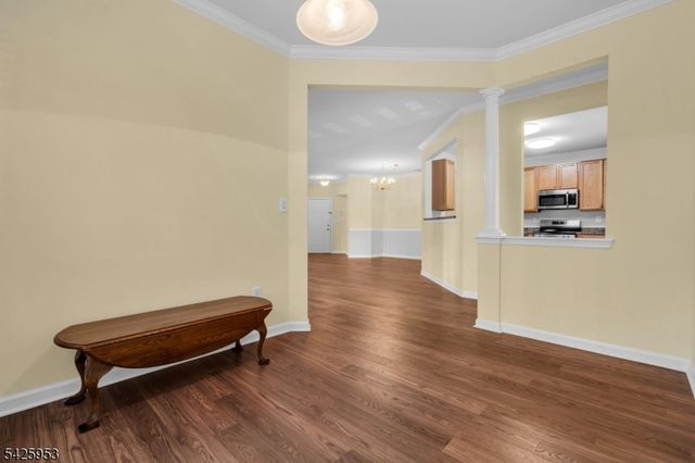 2 Steele Pl 202, Hillsborough Twp., NJ 08844