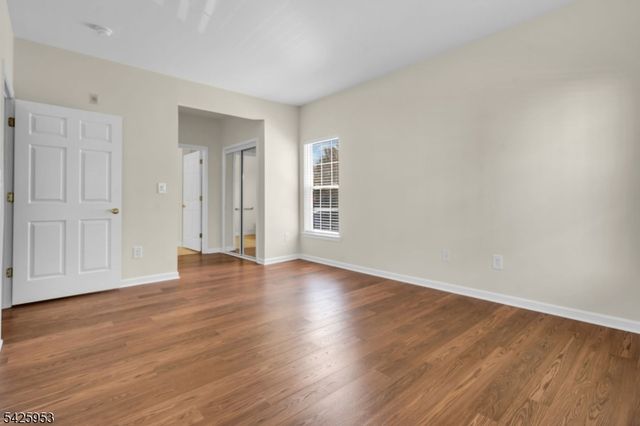 2 Steele Pl 202, Hillsborough Twp., NJ 08844