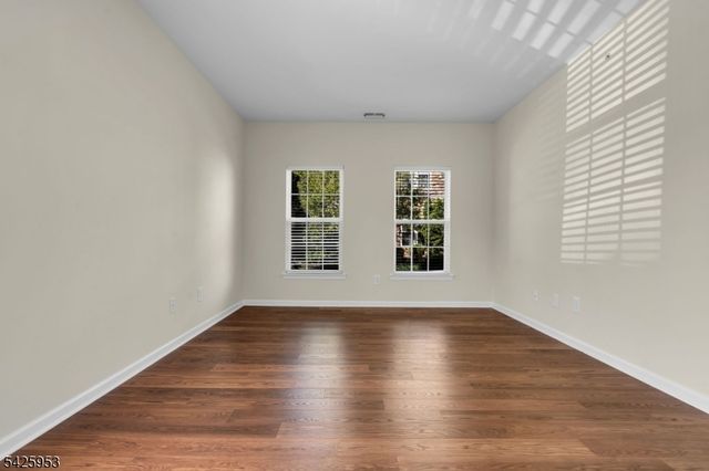 2 Steele Pl 202, Hillsborough Twp., NJ 08844