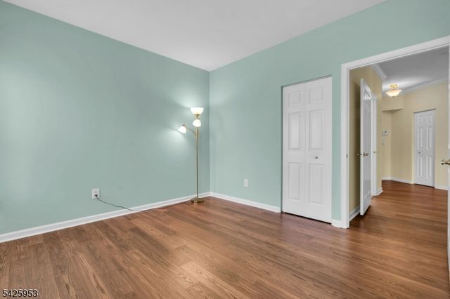 2 Steele Pl 202, Hillsborough Twp., NJ 08844