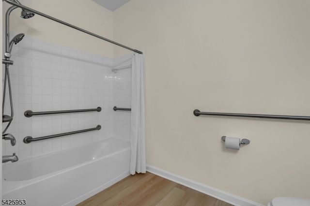 2 Steele Pl 202, Hillsborough Twp., NJ 08844